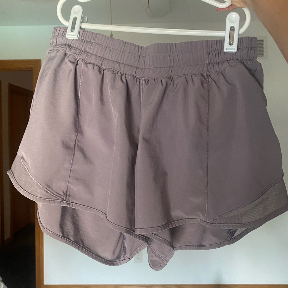 Lululemon Hotty Hot High Rise Lined Shorts 2.5”